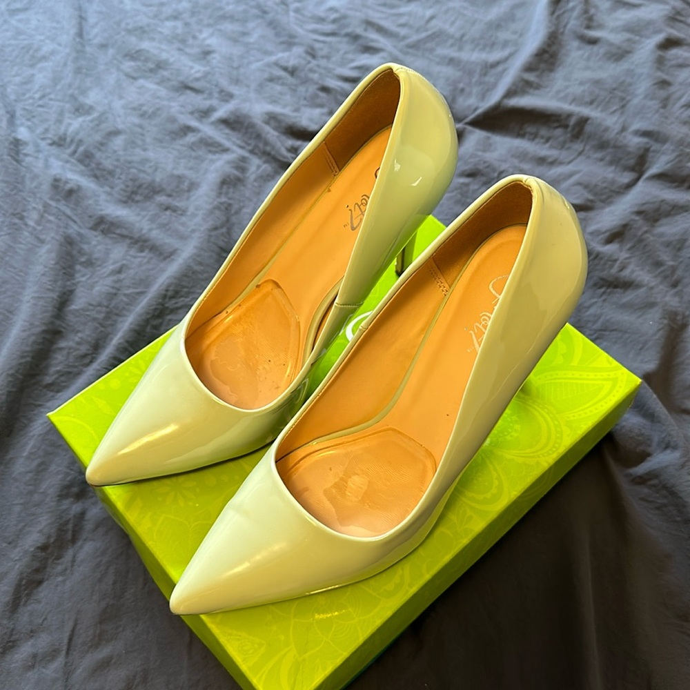 Y Not Heels | Mint green | Size 10